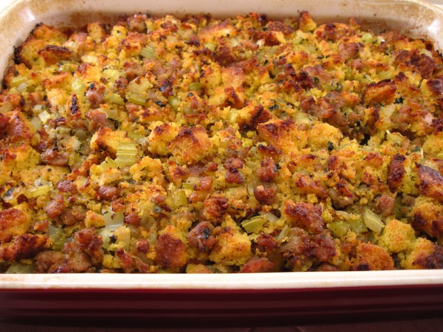 baked-cornbread-stuffing